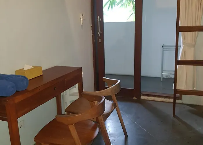 The Moon House For Entrepreneurs Хостел *